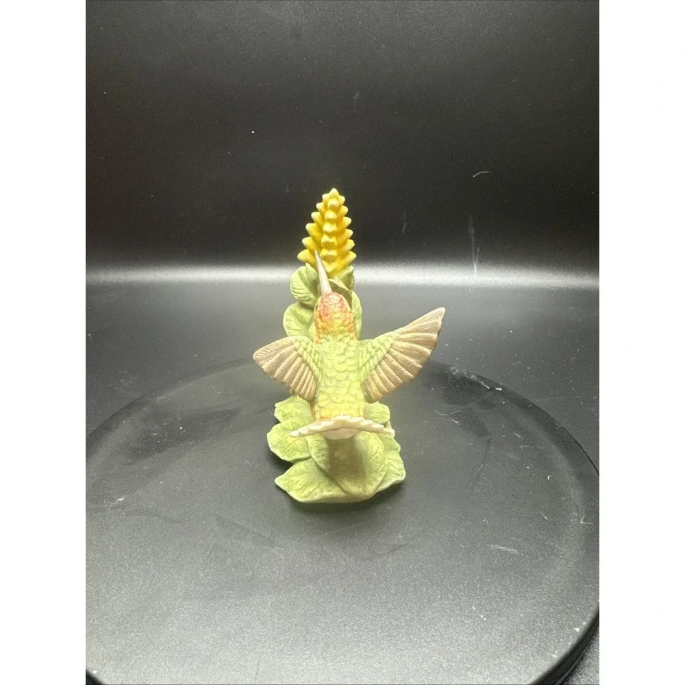 Allen's Hummingbird w/‎ Aphelandra Porcelain Figurine Bronson Collectibles 1996